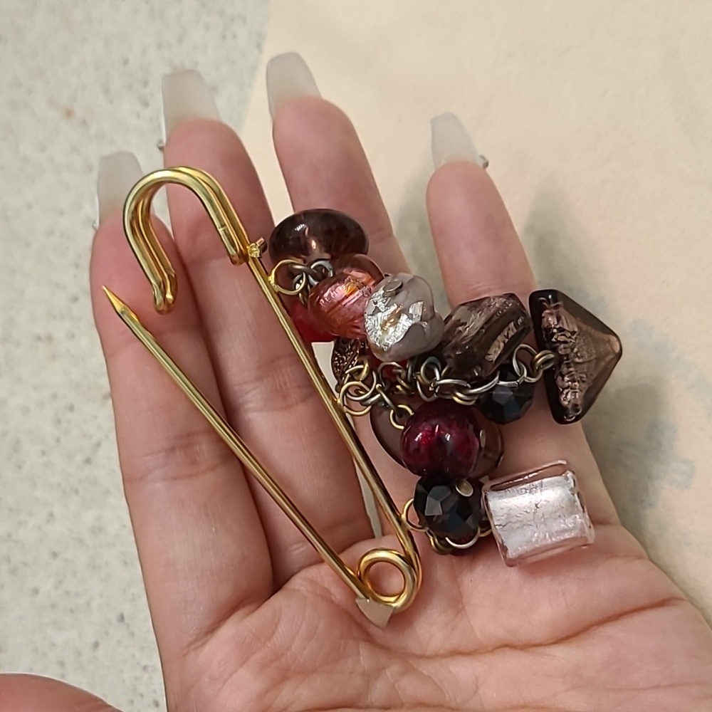 Brooch - Picture 2 of 3